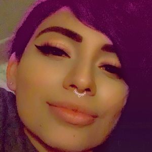 Meet your Posher, Abigail